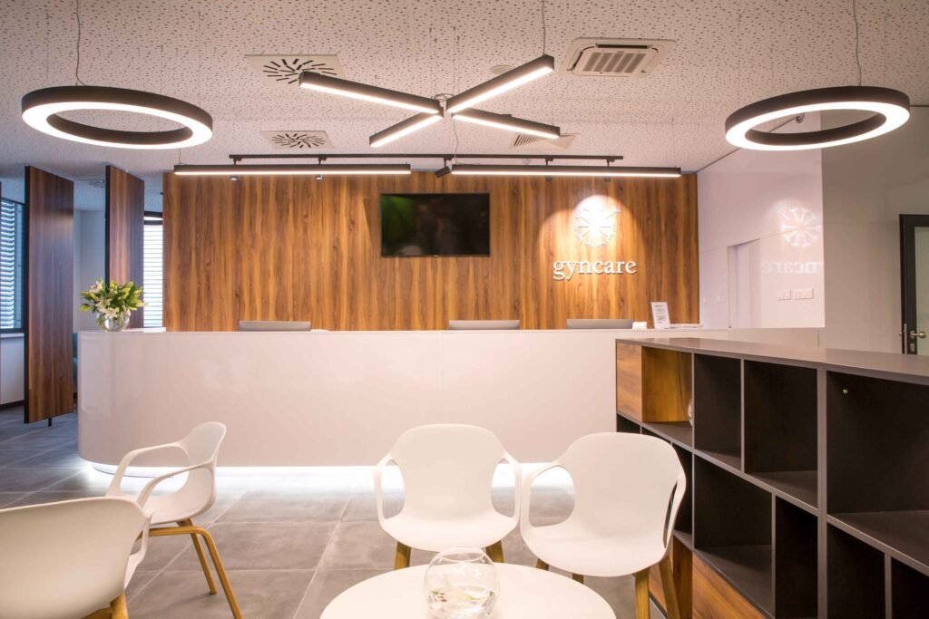 The waiting room of Gyncare Clinic in Slovakia – a comfortable space for patients during the in vitro fertilization process.