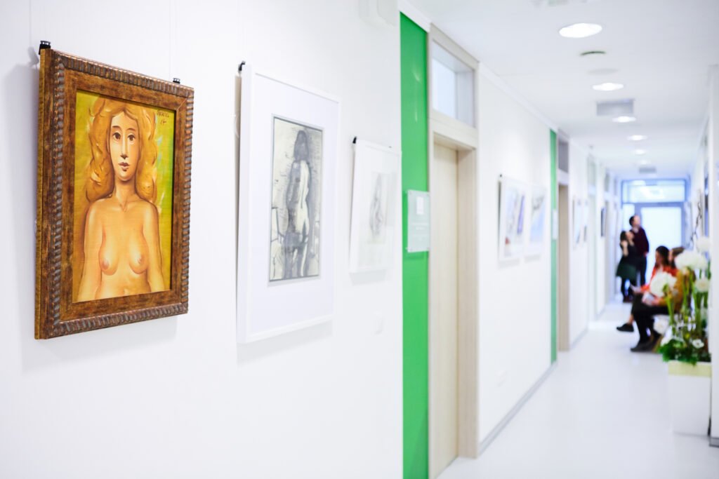 The hallway of Gyncare Clinic in Slovakia – a modern and pleasant space for patients and staff.
