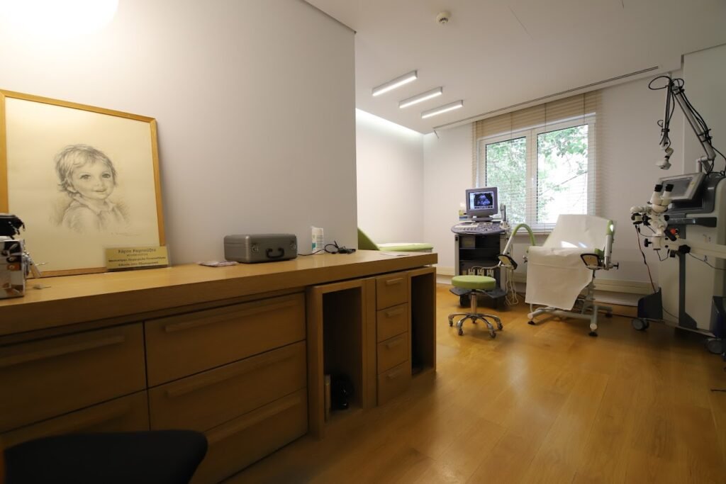 Examination room at Pelargos IVF Clinic in Athens – a modernly equipped space for in vitro fertilization and reproductive medicine